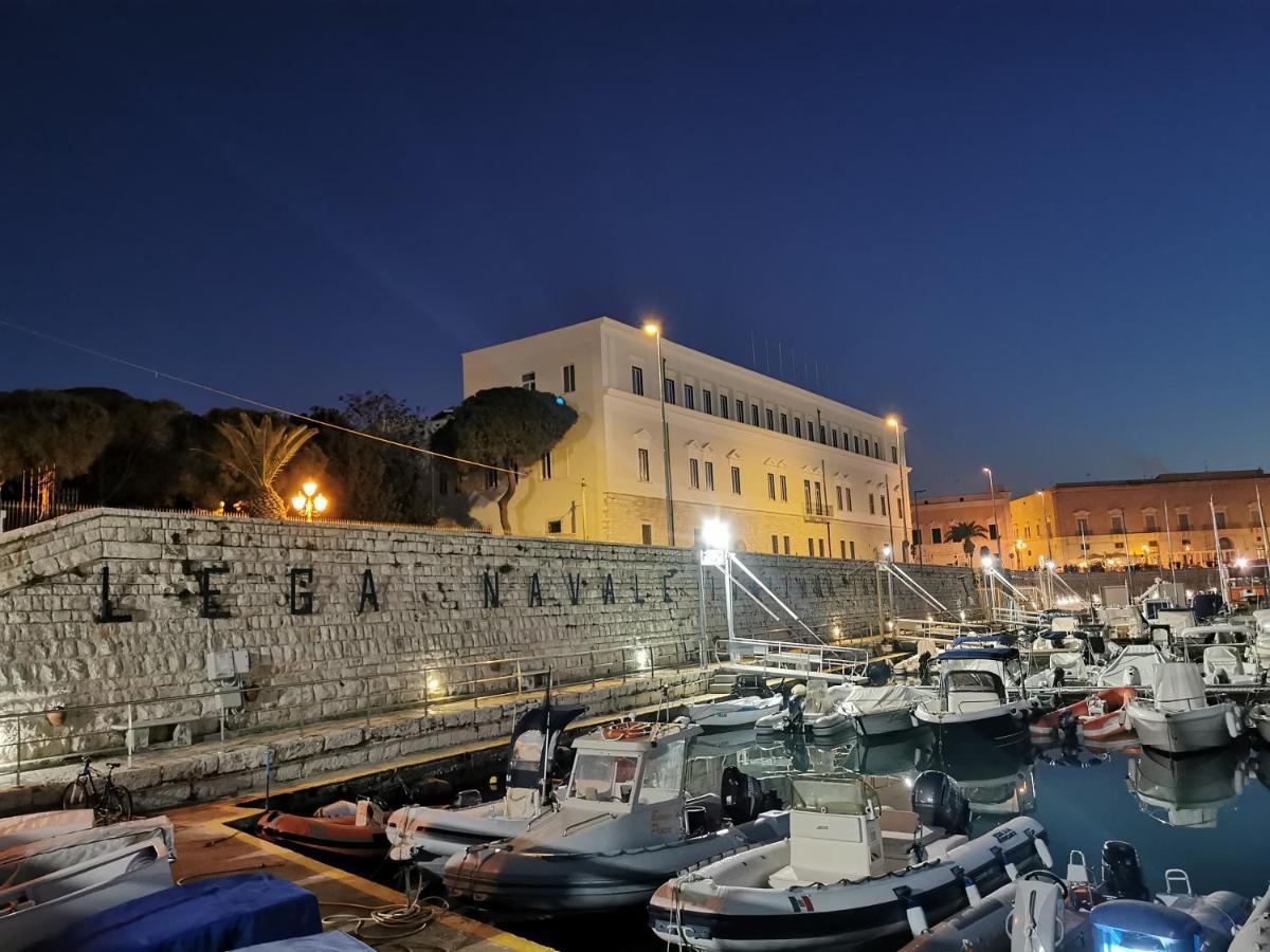 La Finestra Sul Porto Apartment Trani Exterior photo